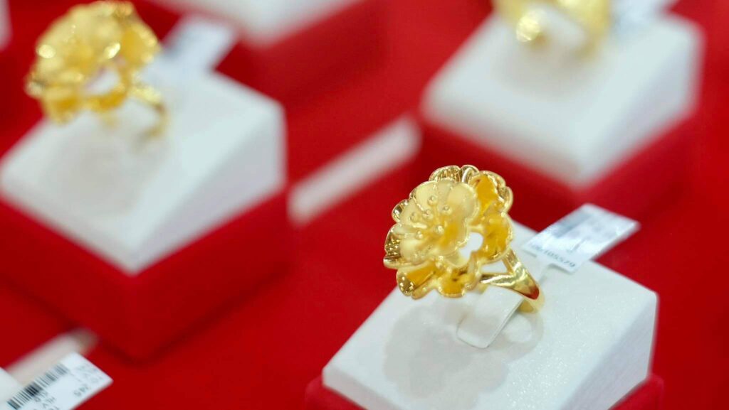 gia vang hom nay40363273811137319500046017533512805144050418ngia vang hom nay 06060421 1024x577 - Giá Vàng SJC Hôm Nay 18/8: Nhà đầu tư thận trọng trước biến động toàn cầu