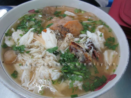 Thưởng thức bánh canh ghẹ ở Hà Tiên