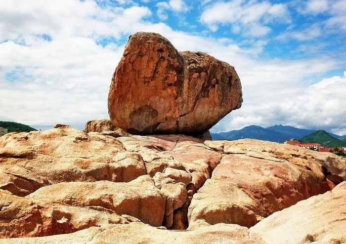 hon chong nha trang 2 - Thăm Hòn Chồng khi đi du lịch Nha Trang