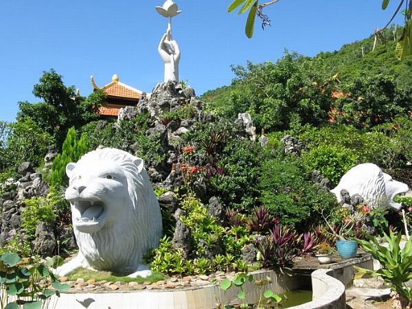 hon non bo - Thiền viện Chơn Không - chốn bình yên ở phố biển Vũng Tàu