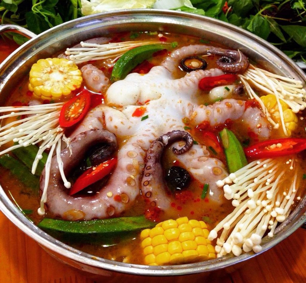 noi lau day ap thuc an 1024x947 - Top 10 quán lẩu ngon nhất ở Đà Lạt