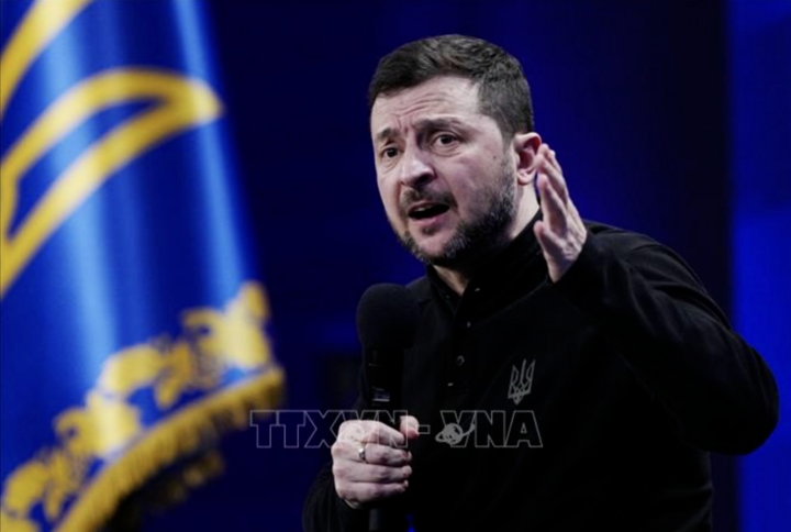 Tổng thống Zelensky xác nhận Ukraine tấn công loạt cơ sở chiến lược của Nga