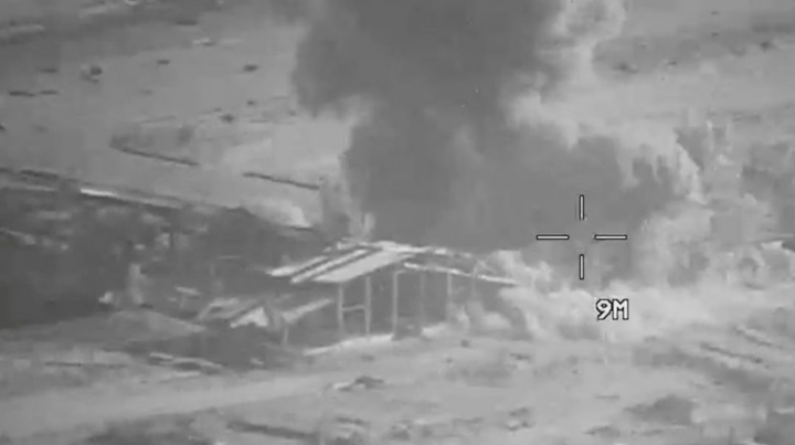 Houthi phóng tên lửa vào cơ sở dầu mỏ, Mỹ lần đầu không tấn công Iran sau 2 tuần