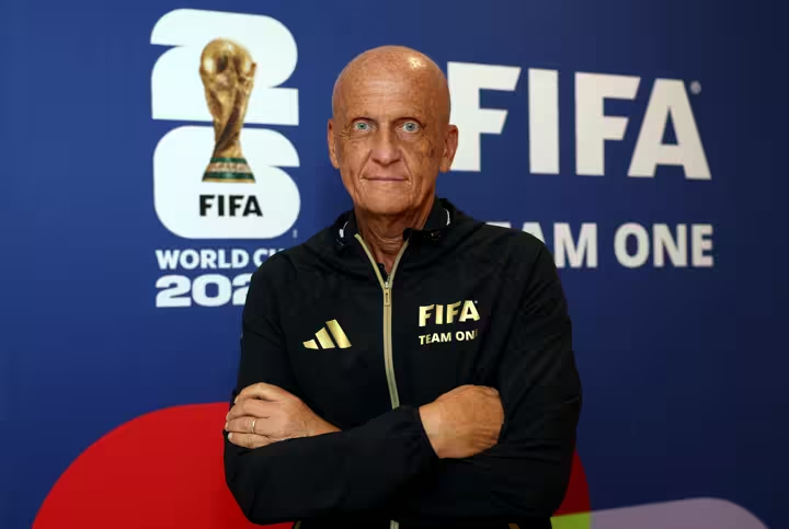 Huyền thoại Collina: Chủ tịch FIFA cũng không tác động được trọng tài